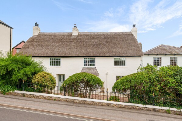 Welcome to Albury House, Charmouth, a generous holiday home