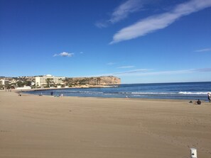 Beach nearby - Modern Ground Floor Apartment, Minutes walk from the Arenal beach (Platja de L'arenal)