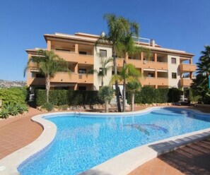Pool - Modern Ground Floor Apartment, Minutes walk from the Arenal beach (Platja de L'arenal)