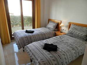3 bedrooms, iron/ironing board, travel cot, free WiFi