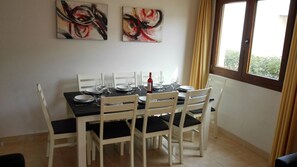 Dining - Modern Ground Floor Apartment, Minutes walk from the Arenal beach (Platja de L'arenal)