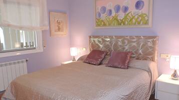 4 bedrooms, iron/ironing board, travel crib, free WiFi