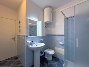 Dusche, Haartrockner, Bidet
