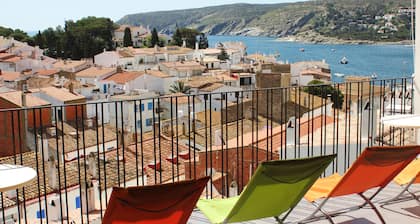 Comfortable apartment, very quiet, superb sea view, sleeps 4/6