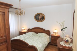 3 chambres, fer et planche à repasser, lit parapluie, Wi-Fi