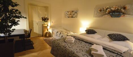 2 bedrooms, desk, iron/ironing board, free WiFi