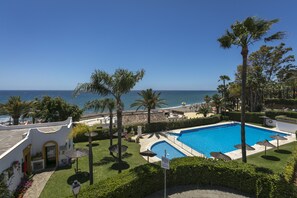 室外游泳池