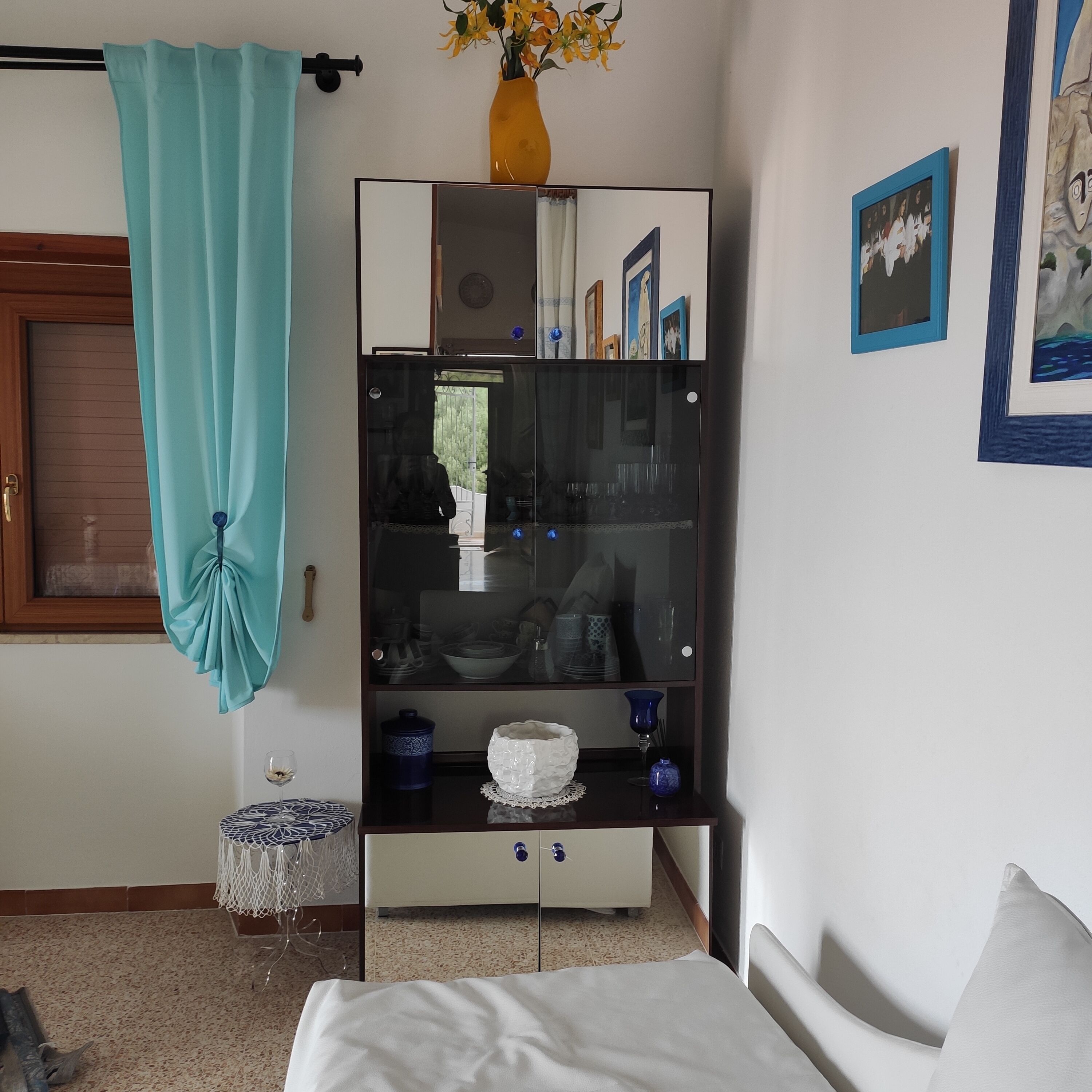 The apartment has a view of the gulf and the mountain-Wifi and air conditioning inv