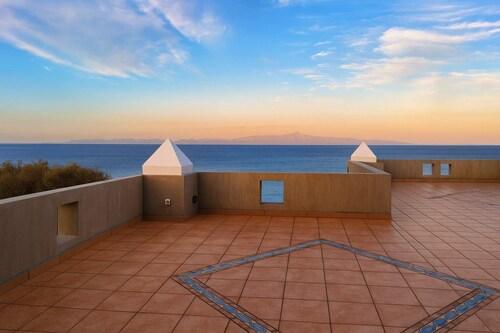 Villa Scorpio - Infinity Pool, Endless Blue Escape