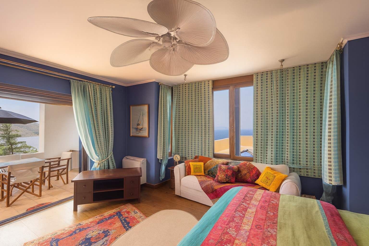 5 chambres, fer et planche à repasser, lit de bébé portatif, Wi-Fi