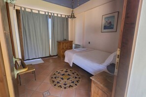 5 bedrooms, iron/ironing board, travel cot, WiFi - Villa Scorpio - Infinity Pool, Endless Blue Escape (LAVRIO)