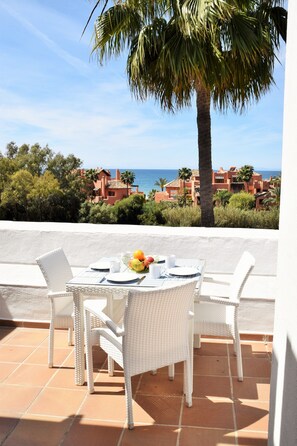 Outdoor dining - Penthouse Los Monteros 90m2 + terrace 50m2 Sea views/Direct access to the beach. (Marbella)