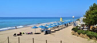 Penthouse Los Monteros 90m2 + terrace 50m2 Sea views/Direct access to the beach. 