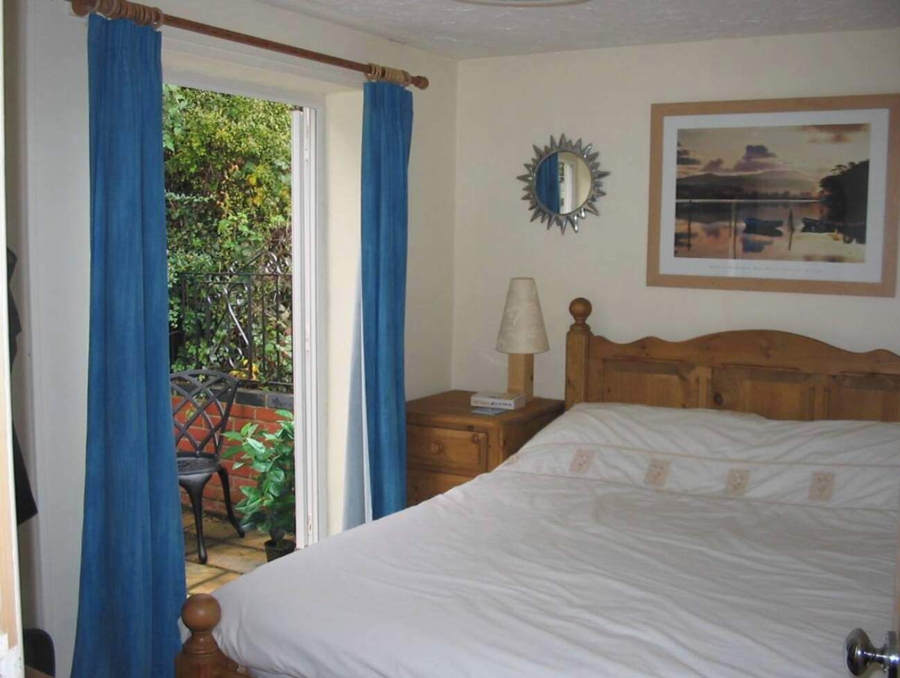 2 bedrooms, iron/ironing board, WiFi