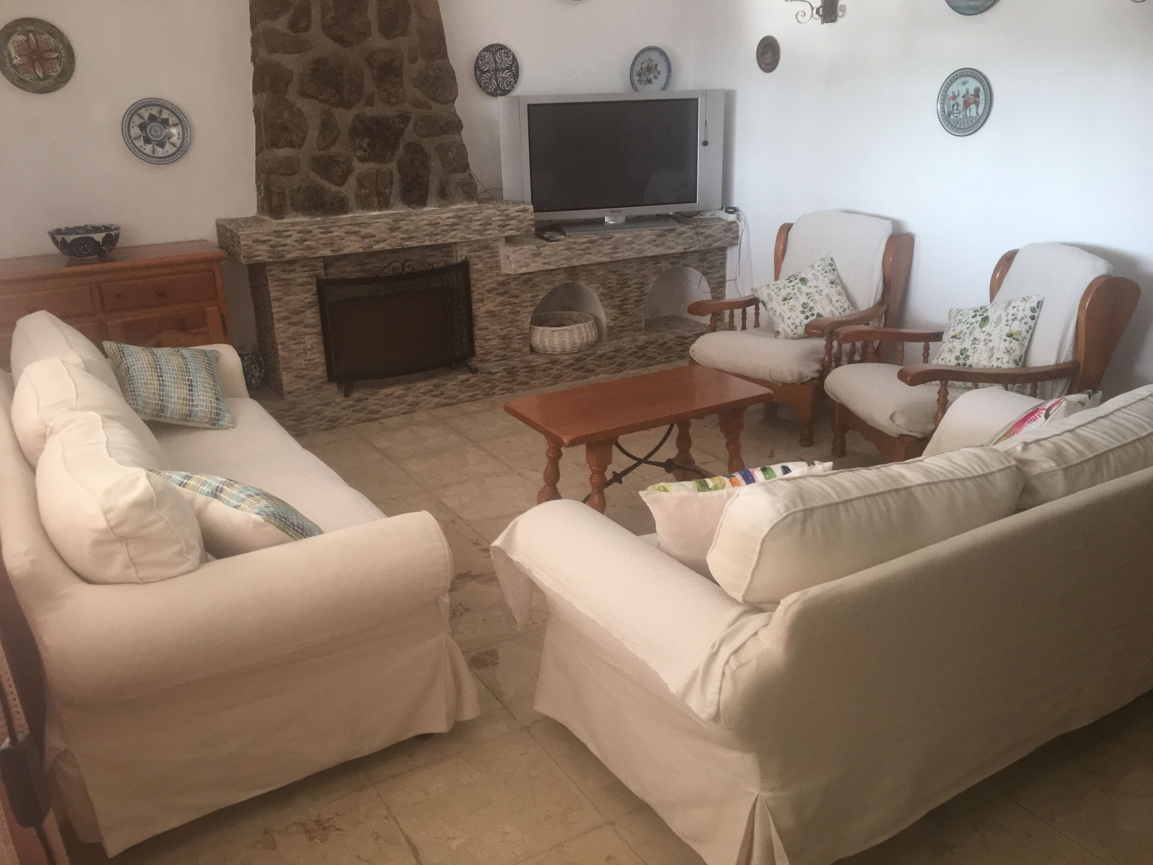 Ideal villa groups or families. POOL and GARDEN