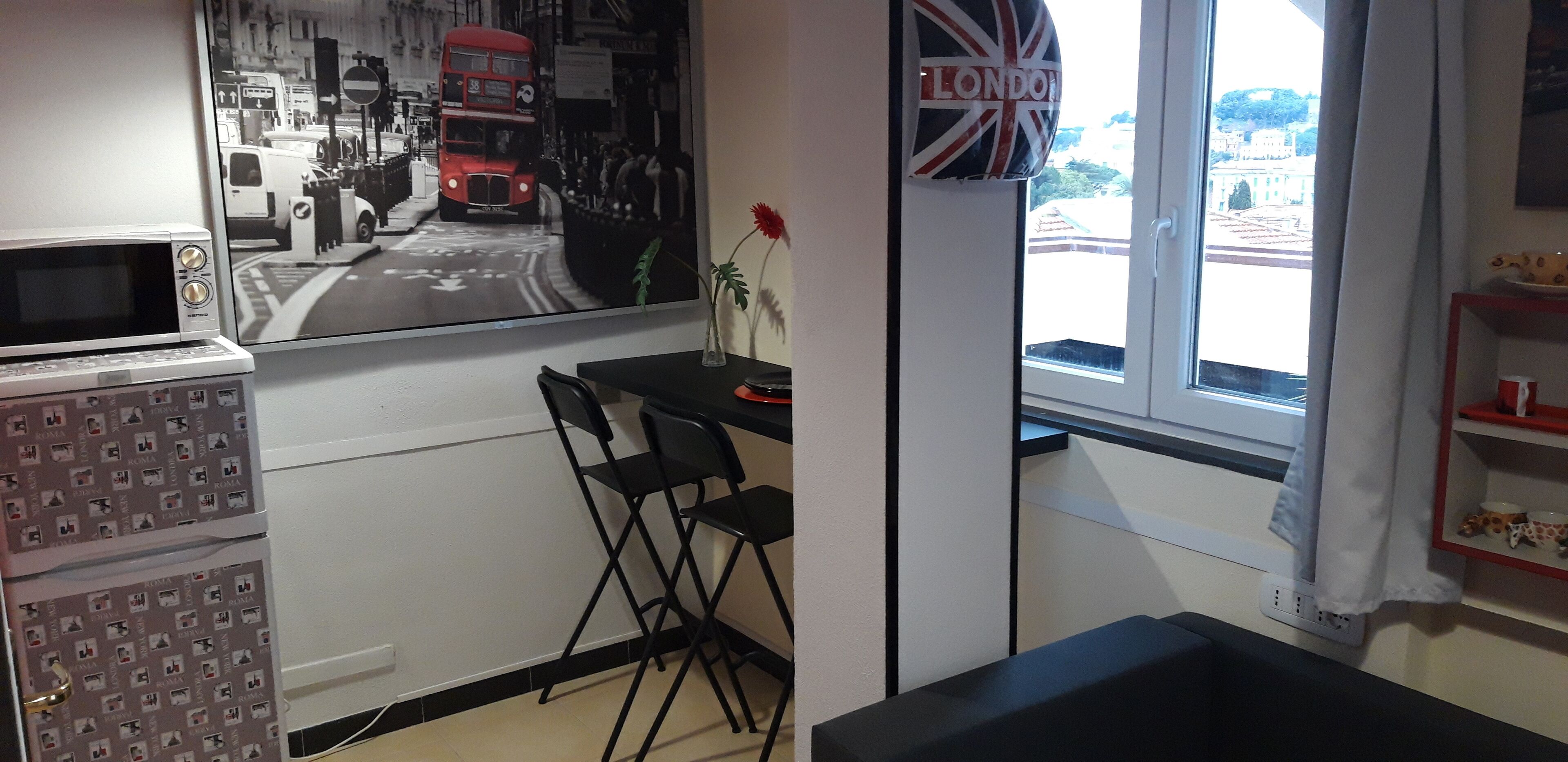 Penthouse  open space, central, PARKING,, Wi-Fi, Air Co, Cinque Terre Portofino