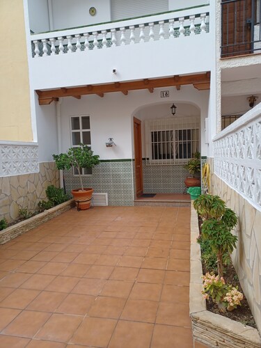 TOWNHOUSE WITH PATIOS, BBQ, FREE WIFI AND PARKING AT 5 'ON FOOT OF THE BEACH