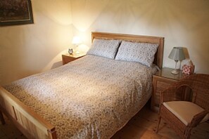 1 bedroom, iron/ironing board, cots/infant beds, free WiFi - Barn In Beautiful Rural Location 4 Miles From The City Of Bath  (Bath)
