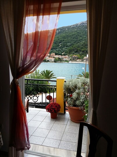 Apartment for 2 in the center of Agia Efimia, near Myrtos beach