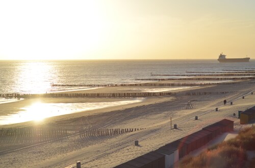 Free WiFi, well-appointed spacious and comfortable home