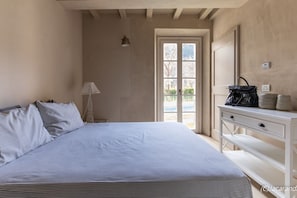 5 chambres, fer et planche à repasser, Wi-Fi, draps fournis