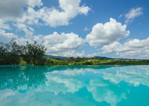 villa san gimignano,piscine privée, 5 chambres 6 salles de bains, Wi-Fi, A/C