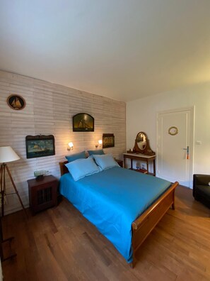5 chambres, bureau, fer et planche Ă repasser, Wi-Fi gratuit