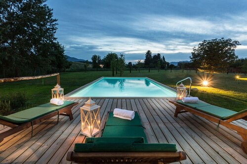 A Romantic Farmhouse with Pool in 10 mins walk away from the Walls of Lucca