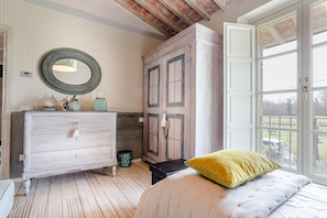 4 Schlafzimmer, Bügeleisen/Bügelbrett, Bettwäsche