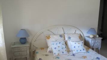 2 chambres, fer et planche à repasser, Wi-Fi gratuit