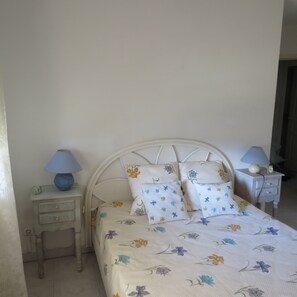 2 chambres, fer et planche à repasser, Wi-Fi gratuit