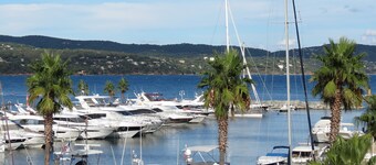 Magnificent 4pers apartment, air-conditioned, in the marina. beach 3mn walk.