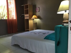 1 Schlafzimmer, Bügeleisen/Bügelbrett, Internetzugang, Bettwäsche