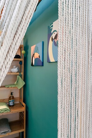 Interior - Maison des sables, "Ash blue" and "orange" (sainte-anne)