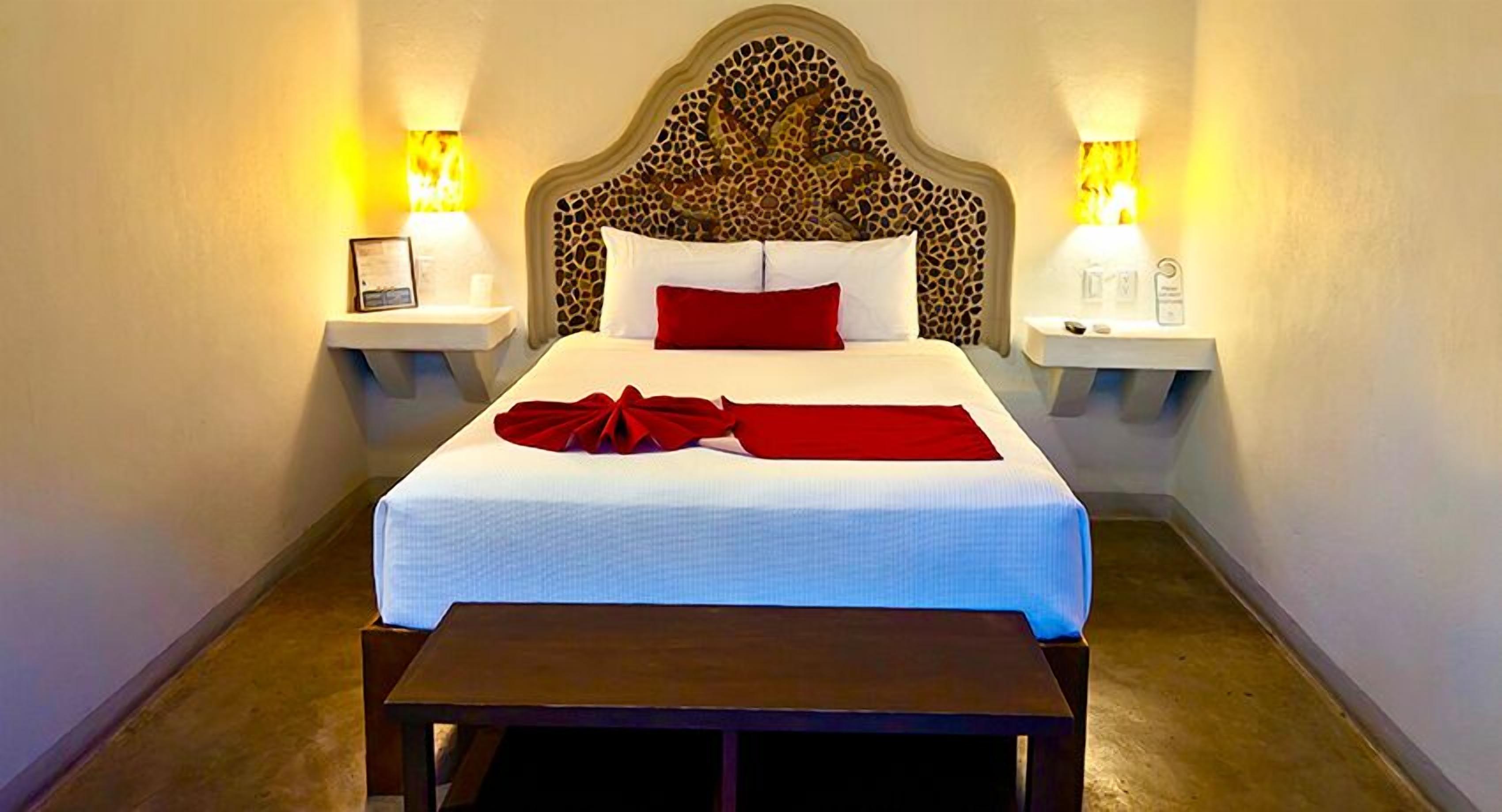 Minibar, tabla de planchar con plancha, wifi gratis y ropa de cama 
