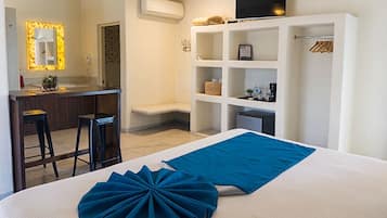 Suite estudio junior, 1 cama de matrimonio grande, no fumadores | Minibar, tabla de planchar con plancha, wifi gratis y ropa de cama
