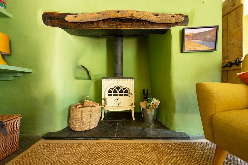 Friendly Fisherman's Cottage with a modern twist and large garden near the coast