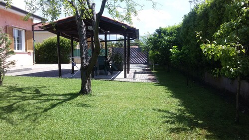 Lido Di Camaiore Villa Garden 3 Kilometers From the Sea