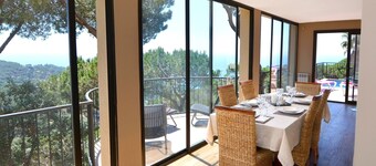 FANTASTIC SEA VIEWS 