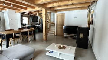 Télévision, cheminée