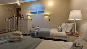 3 chambres, fer et planche à repasser, Wi-Fi gratuit, draps fournis