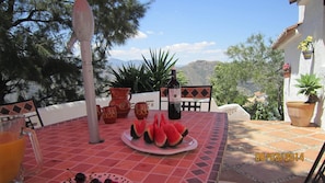 Outdoor dining - Charming 19th century stone built cottage. Magnificent location (Álora)