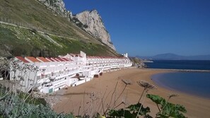 靠近海滩、沙滩毛巾