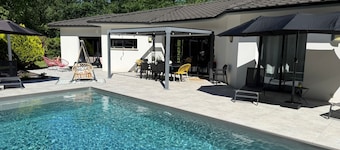 CONTEMPORARY HUS 174m2 NY med opvarmet pool i FRED 