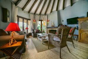 Smart TV, fireplace, DVD player, ping pong