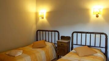 3 bedrooms, WiFi, bed sheets