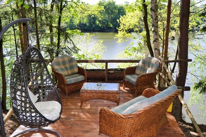 The Hideaway Ash Log Cabin at Trnavka lake, forest and mountains,pet friendly