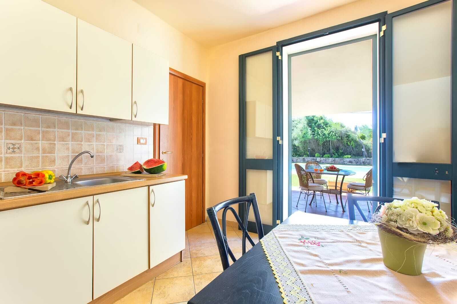 Alghero holiday home: Villa Relax with private pool and panoramic views