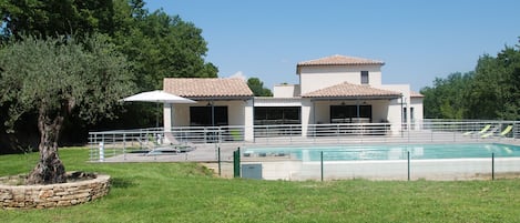 Outdoor pool, an infinity pool