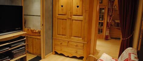 Fernseher, DVD-Player, Videothek